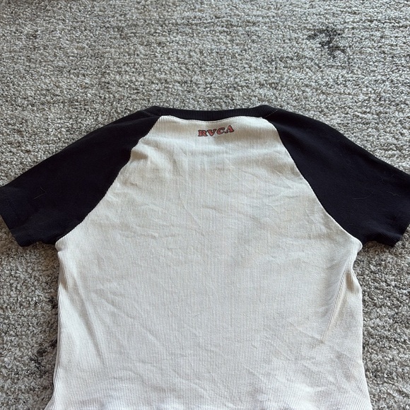 RVCA Black and Cream Short Sleeve CROPPED Tee with Graphic Design - Picture 5 of 5